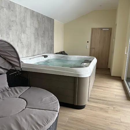 Weitblick Mit Whirlpool Апартаменты Lasel