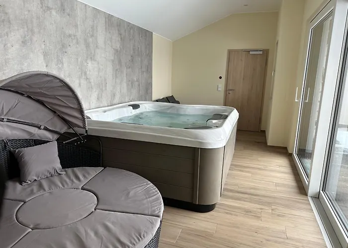 Weitblick Mit Whirlpool Apartman Lasel